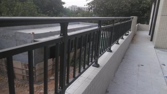 ���̰���